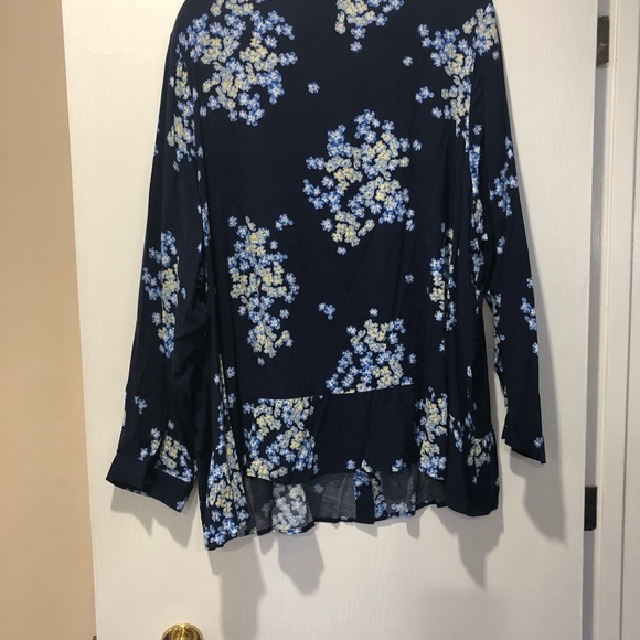 Long sleeve, button down shirt - Picture 2 of 4